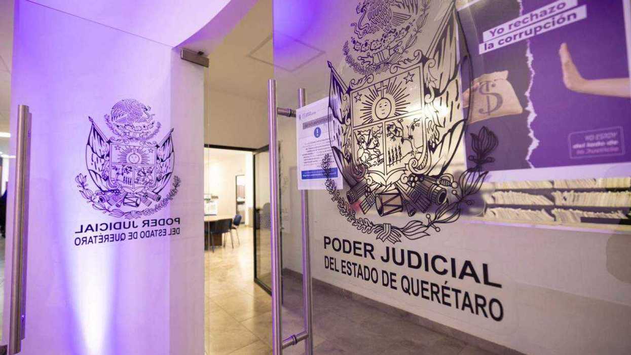 Gobernador Mauricio Kuri y magistrado Braulio Mario Guerra Urbiola durante instalación del Tribunal Laboral. Expansión duplica capacidad judicial para resolver conflictos laborales.