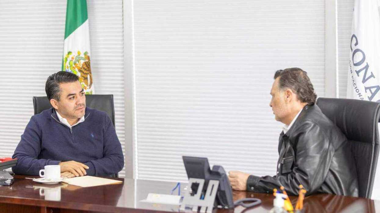 Gobernador sostuvo encuentro con Efraín Morales López acompañado por vocal ejecutivo de CEA.