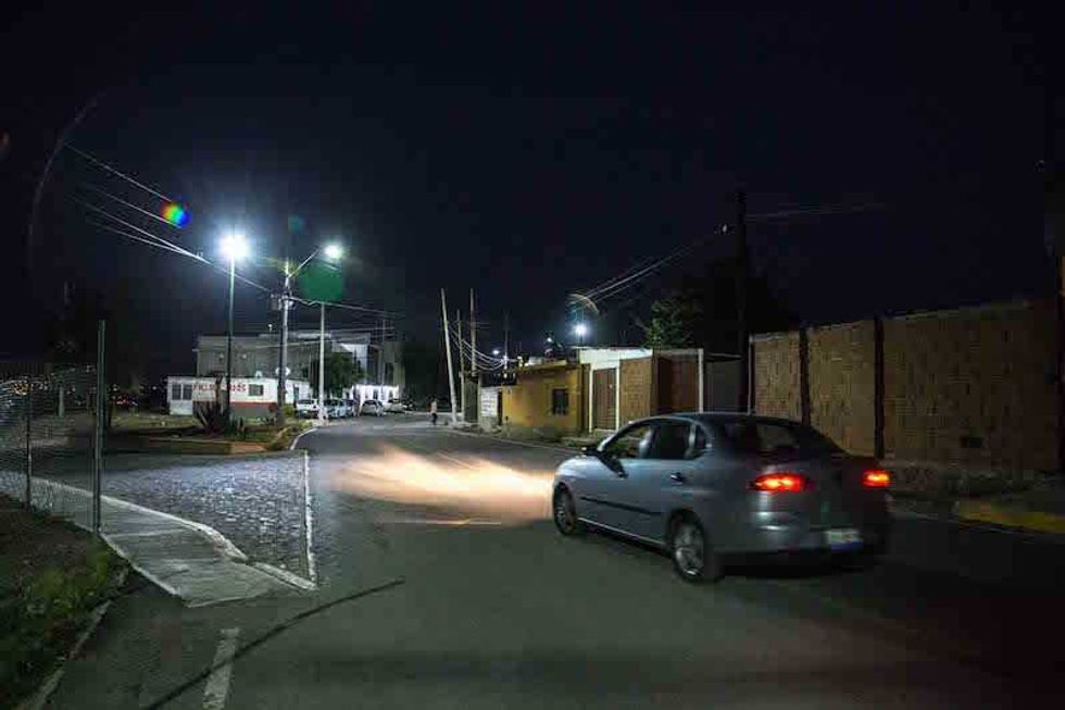 Gobierno de Memo Vega instala 500 luminarias LED en Loma Alta