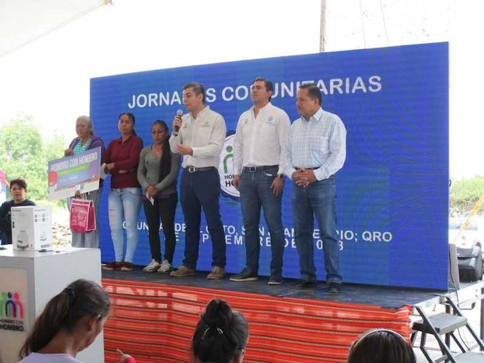 gobierno del estado realiza jornadas comunitaria en san juan del rio 2