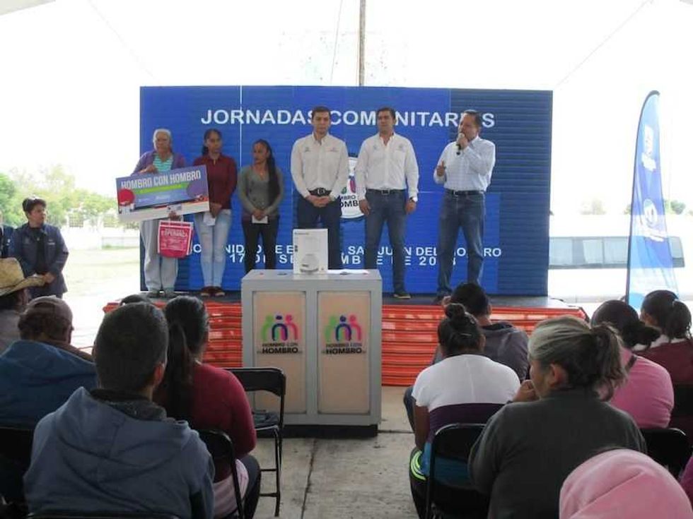 gobierno del estado realiza jornadas comunitaria en san juan del rio