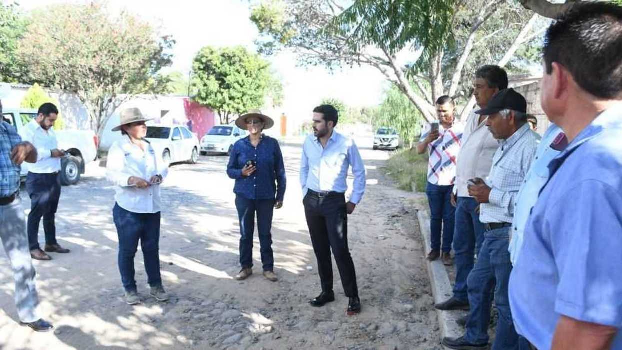 Gobierno del estado transforma calle Girasol en Senegal de las Palomas.