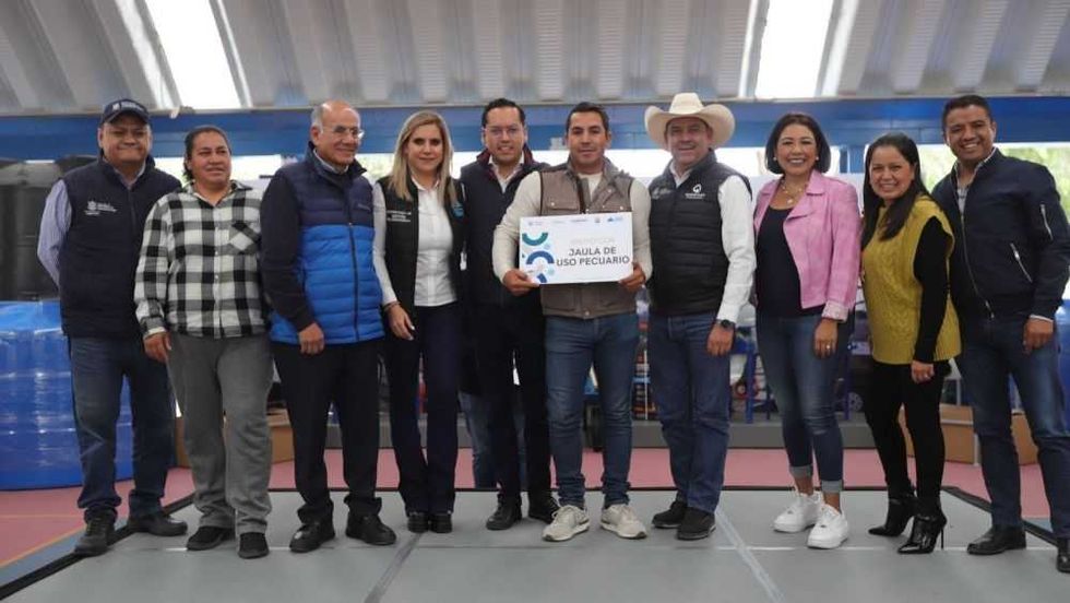 Gobierno entrega apoyos a más de 500 productores en Corregidora.