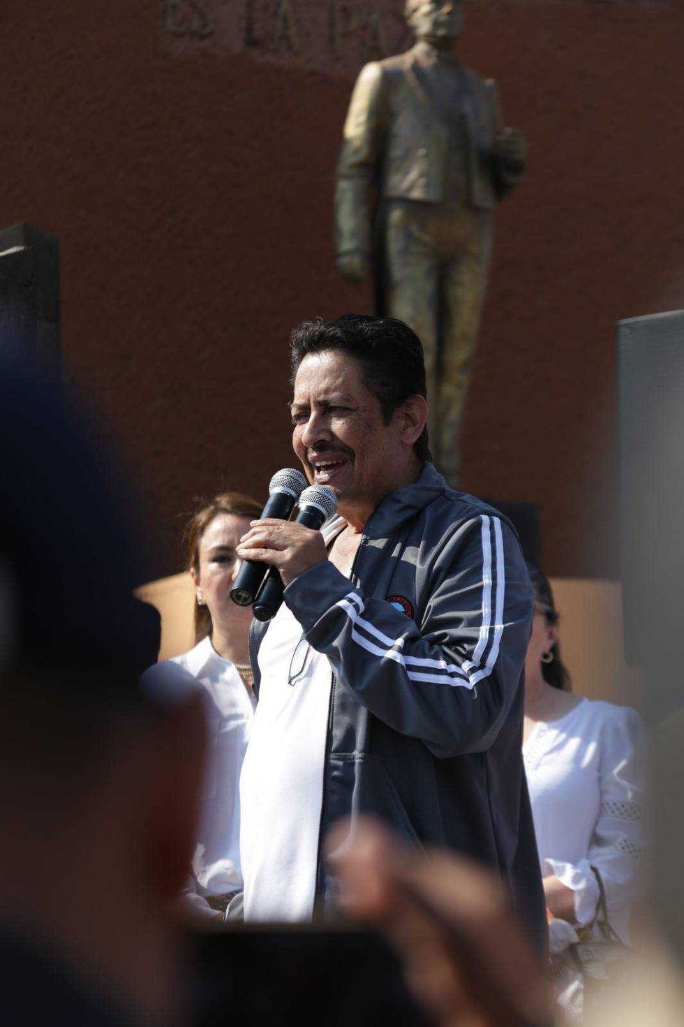 Gregorio L\u00f3pez Gonz\u00e1lez, secretario general del SUTSMS desde 1987, encabeza la organizaci\u00f3n sindical m\u00e1s poderosa de San Juan del R\u00edo con mil trabajadores.