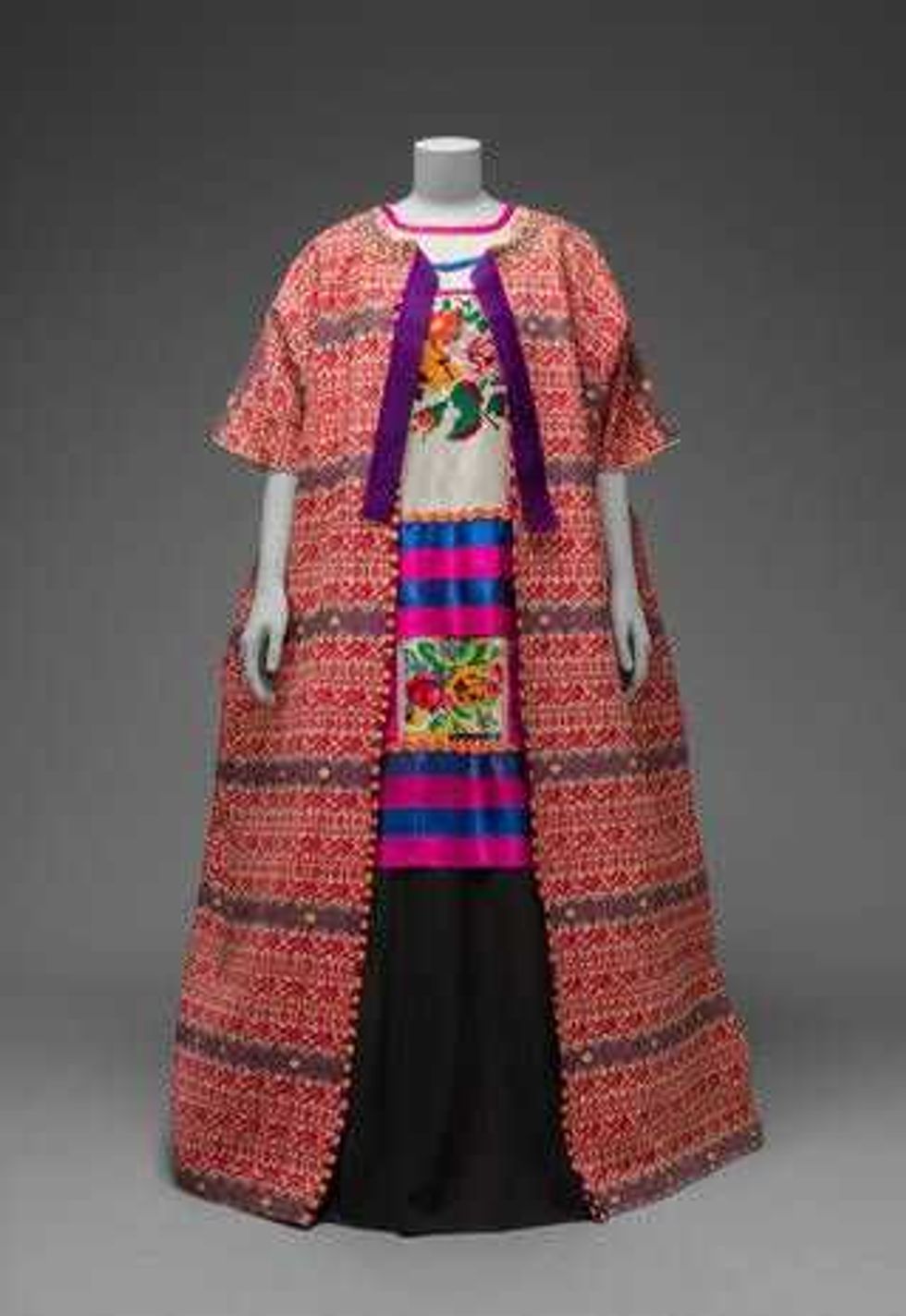 guardarropa de frida kahlo llega a londres en colorida exposicion 4