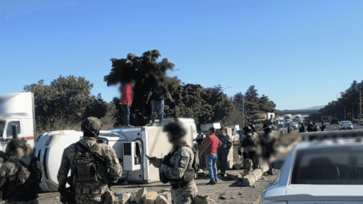 Guardia Nacional Carreteras reporta afectaciones en Libramiento Sur de Culiacán por accidente vial en kilómetro 004+300.