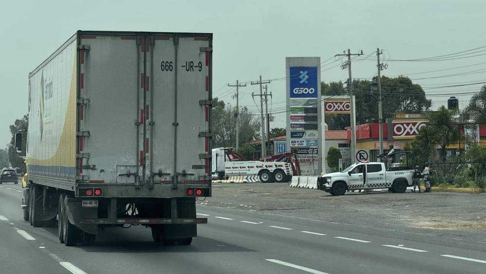 Guardia Nacional refuerza vigilancia en carretera Querétaro-Palmillas ante asaltos.