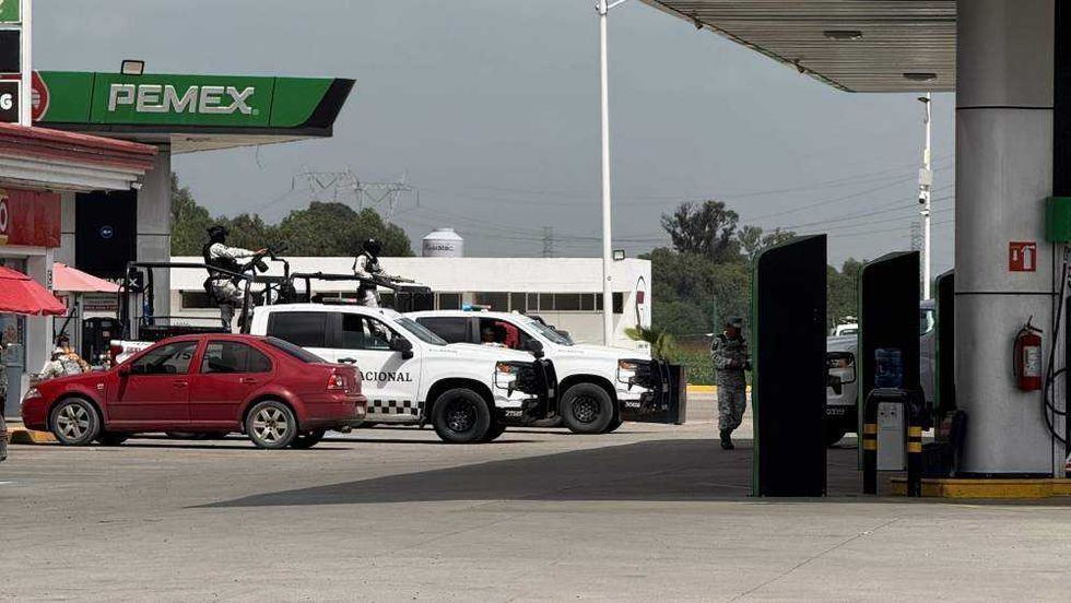 Guardia Nacional refuerza vigilancia en carretera Querétaro-Palmillas ante asaltos.
