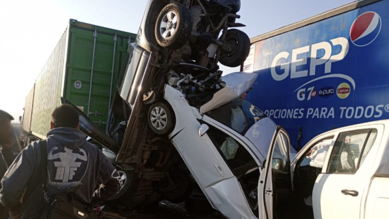 Guardia Nacional reporta cierre total en km 92+800 de autopista Guadalajara-Colima dirección a Colima.