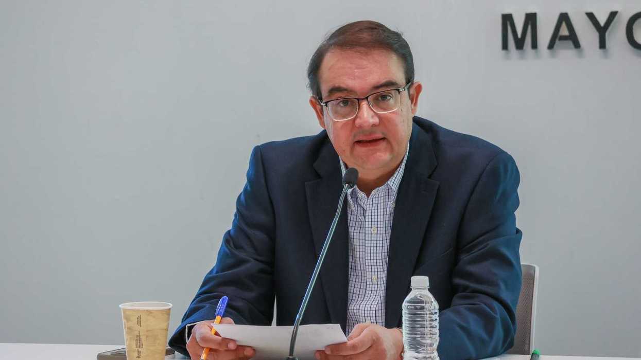 Guillermo Vega Guerrero, diputado, durante su posicionamiento frente al micrófono