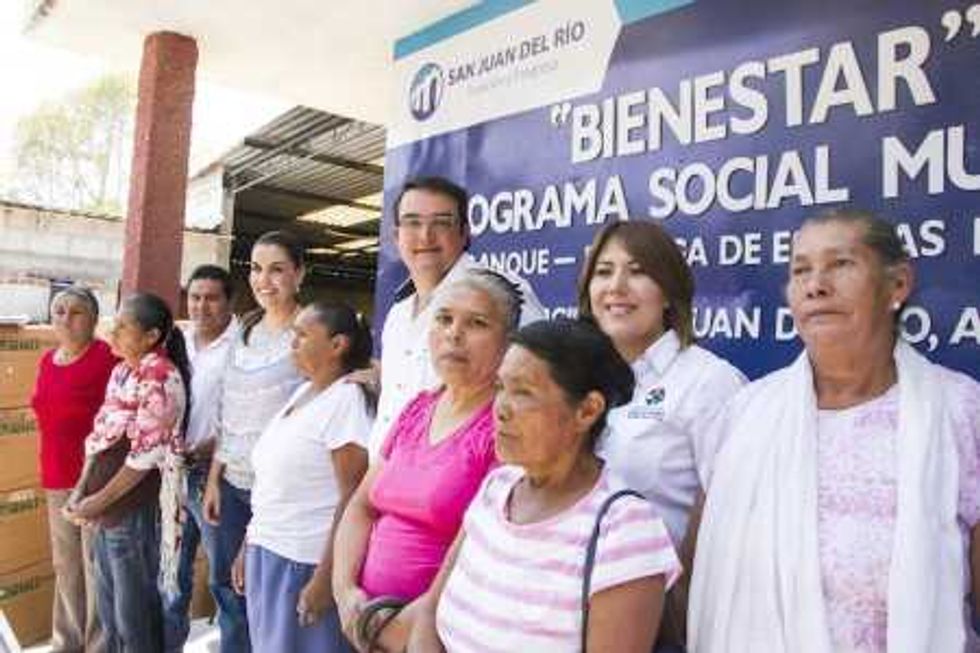 guillermo-vega-guerrero-entrega-estufas-ecologicas_6