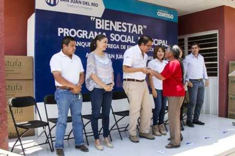 guillermo-vega-guerrero-entrega-estufas-ecologicas_9