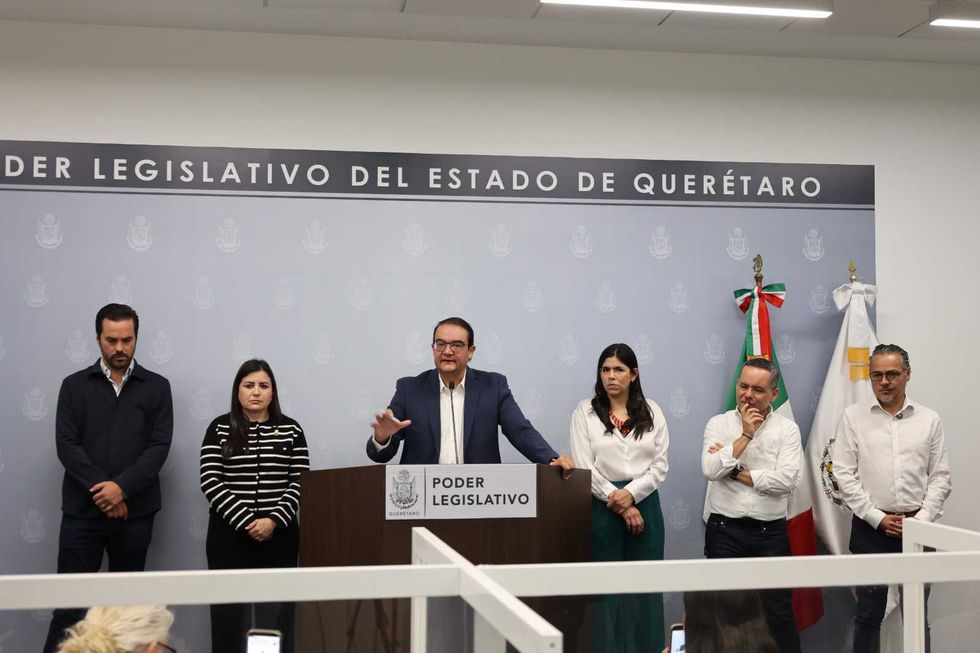 Guillermo Vega Guerrero habla en tribuna del Poder Legislativo de Quer\u00e9taro