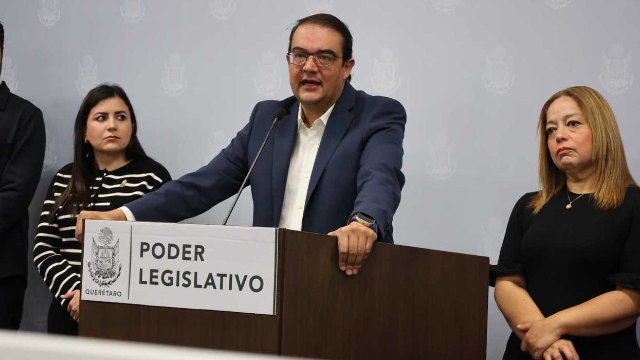Guillermo Vega Guerrero habla en tribuna del Poder Legislativo de Querétaro