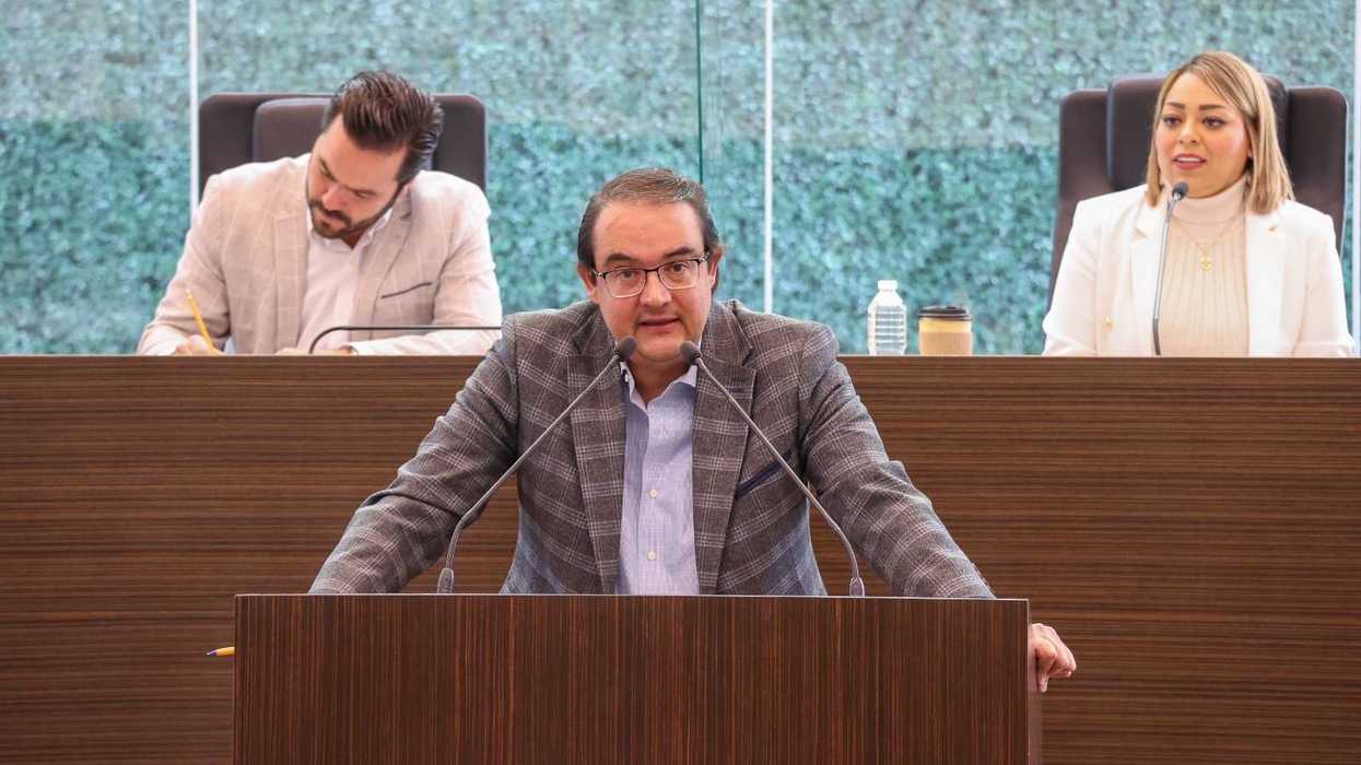 Guillermo Vega Guerrero presenta su informe de actividades ante vecinos de San Juan del Río