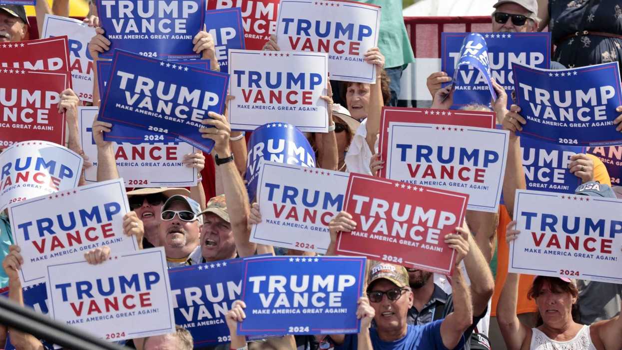 Harris avanza a marchas forzadas contra Trump. AFP.