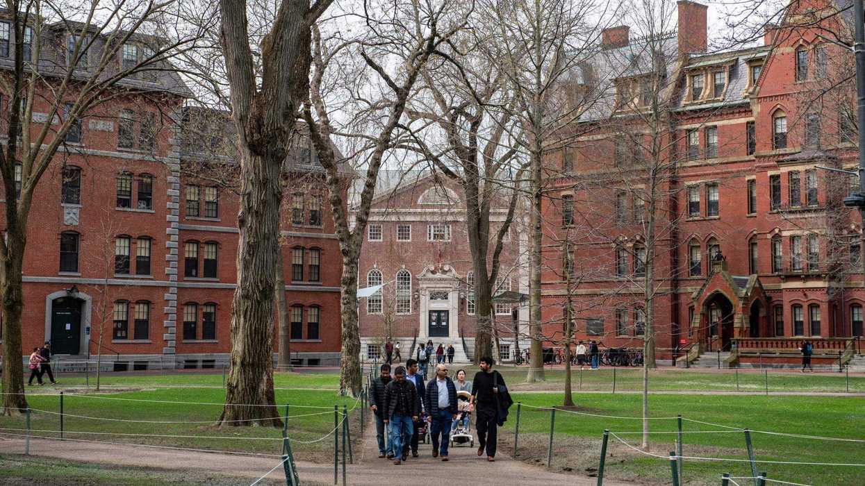 Harvard demanda a Trump por veto a estudiantes extranjeros. AFP.