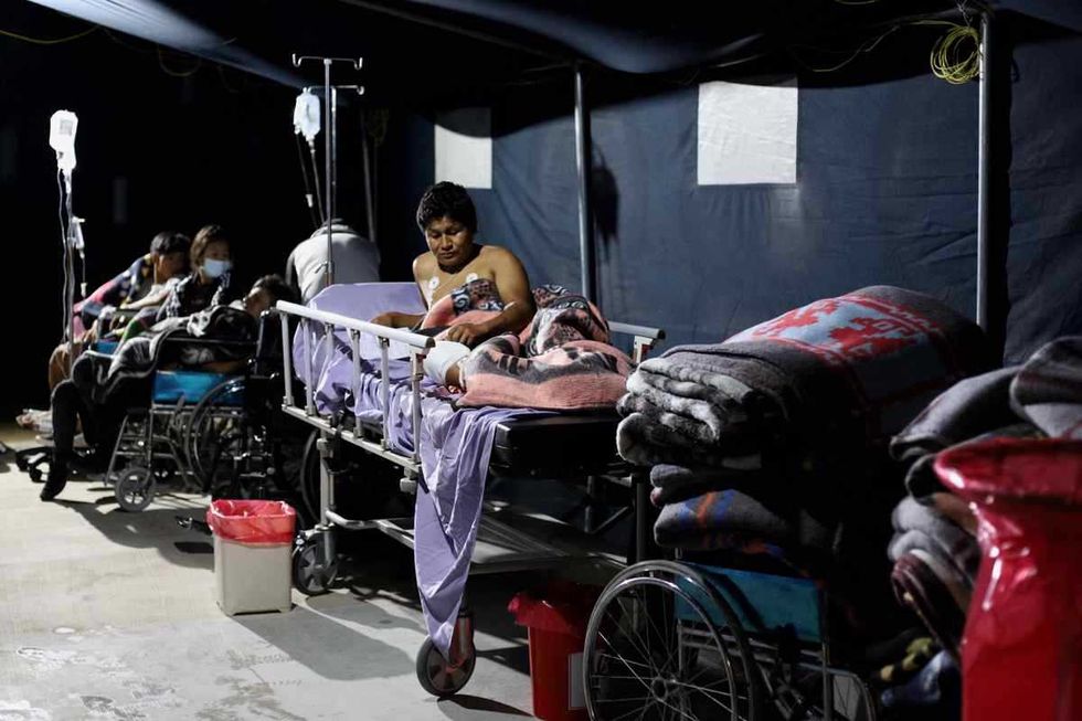 Heridos son atendidos en el hospital regional de Ayacucho tras una jornada de protestas, ayer, en Ayacucho (Perú). EFE/Miguel Gutiérrez.
