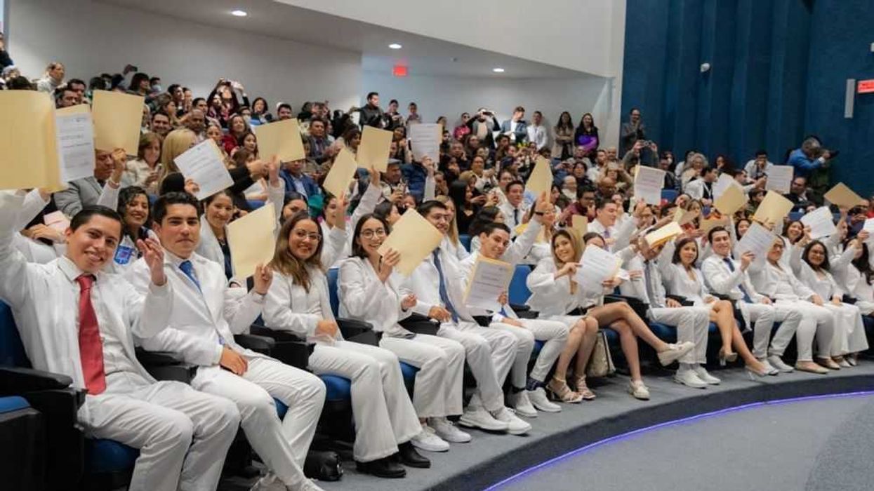 Hospital General de Querétaro recibe a nuevos médicos internos de pregrado.