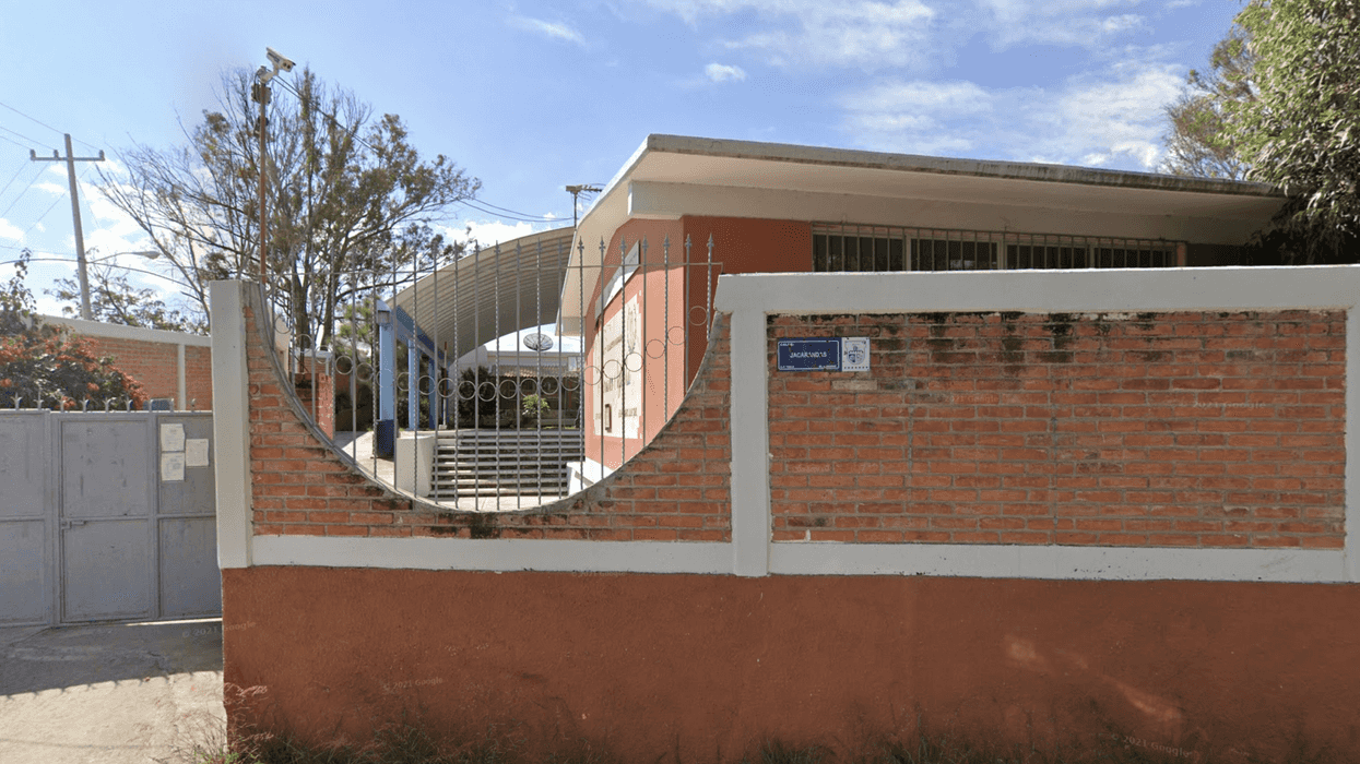 Huyen director y maestro de telesecundaria ante acusaciones de abuso sexual.