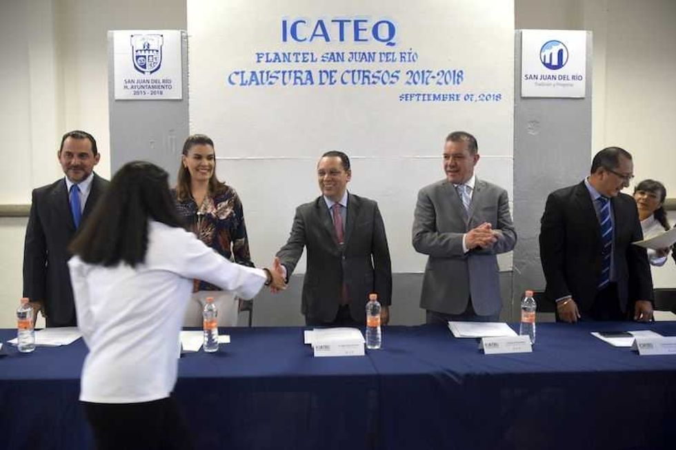 icateq realiza clausura de cursos en san juan del rio