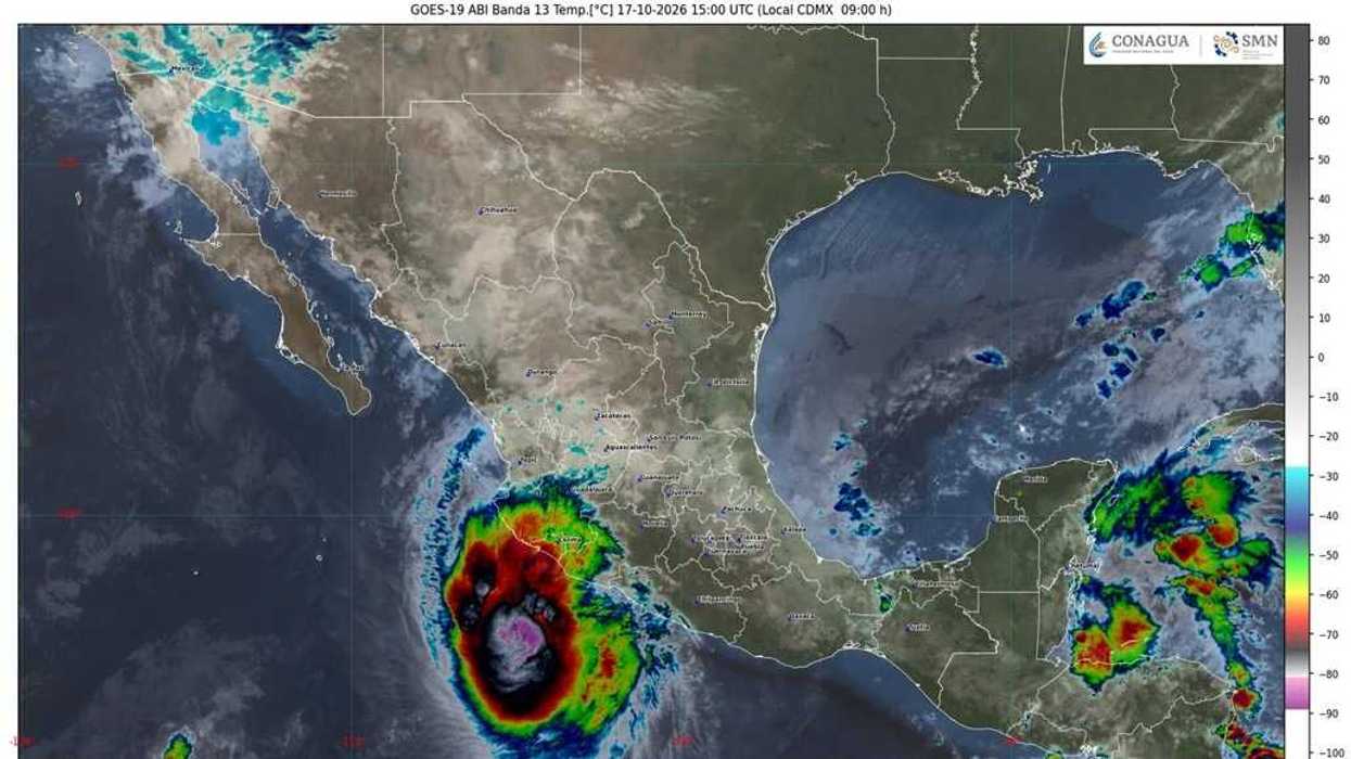 Imagen satelital GOES-19 del huracán Trudy frente a las costas del Pacífico mexicano