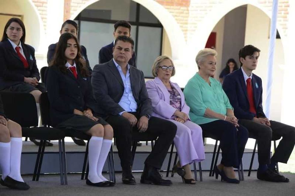 inaugura gobernador colegio real de querenda en tequisquiapan 1 1