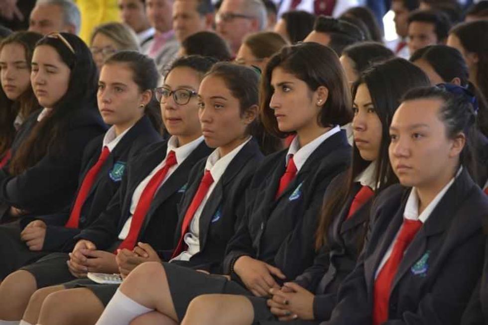 inaugura gobernador colegio real de querenda en tequisquiapan 2