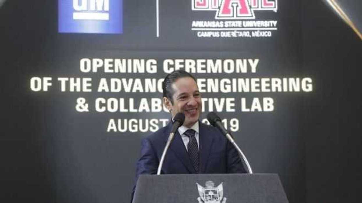 inaugura-gobernador-laboratorio-de-ingenieria-en-universidad-arkansas-4