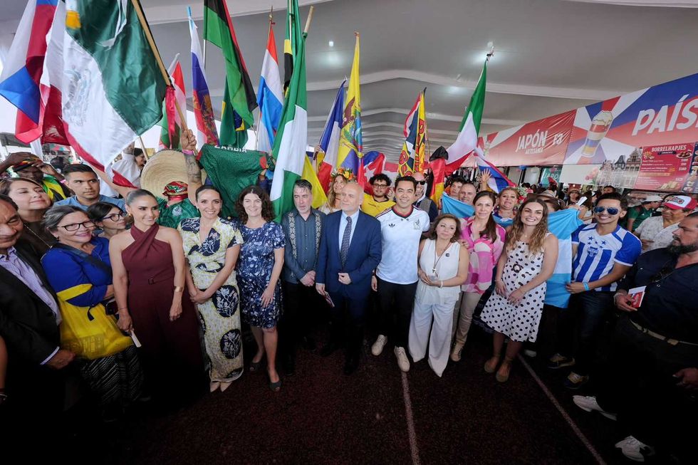 Inauguraci\u00f3n del Festival de Comunidades Extranjeras edici\u00f3n pambolera en el Parque Bicentenario de Quer\u00e9taro