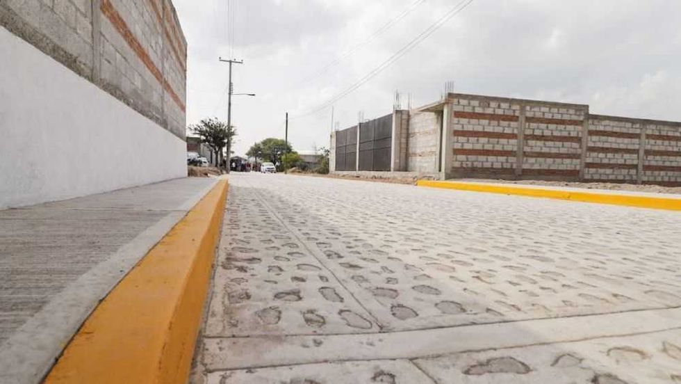 Inauguración de calle en Solares Banthí, compromiso comunitario.