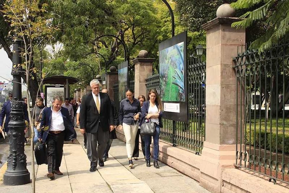 inauguran exposicion fotografica de ecuador