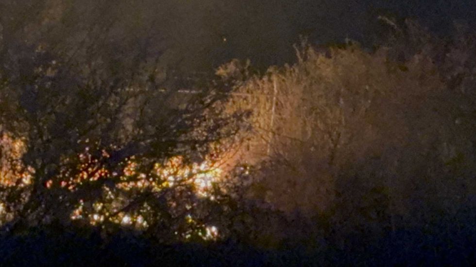 Incendio de grandes dimensiones consume pastizales y huizaches en zona ceril junto a carretera 435 en El Marqu\u00e9s, Quer\u00e9taro