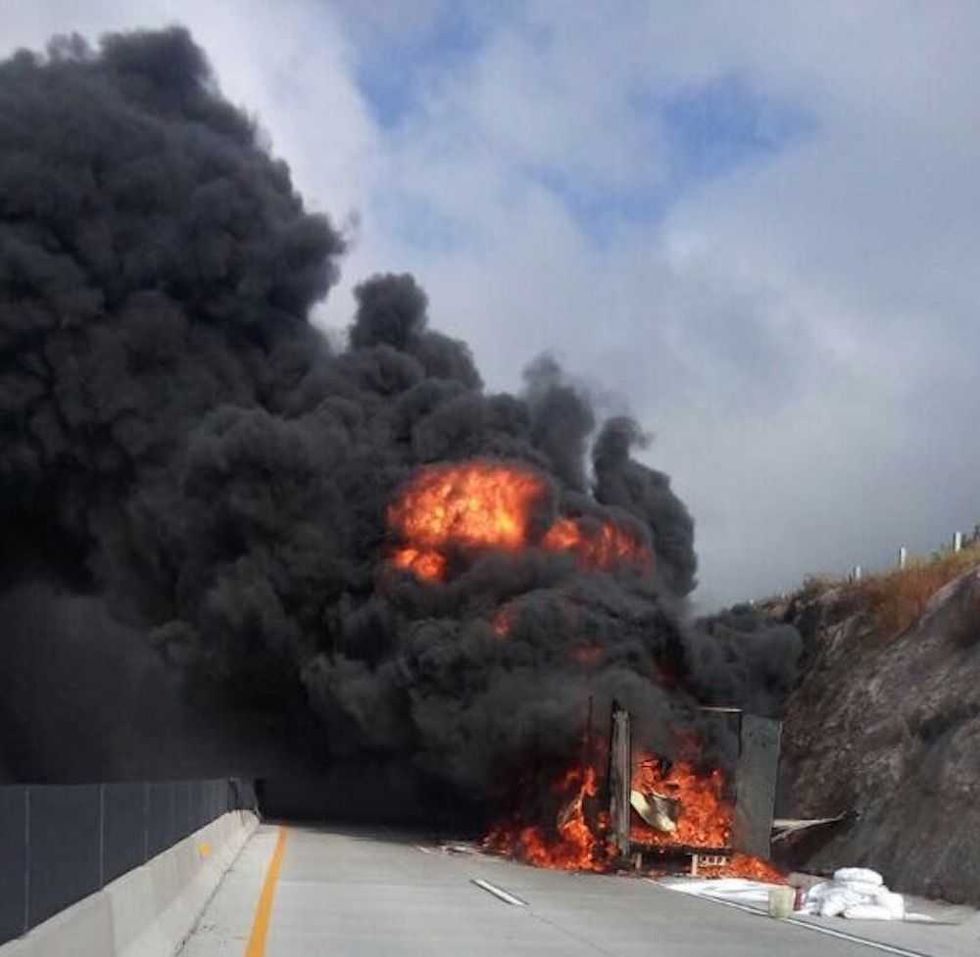 incendio trailer apaseo palmillas 4