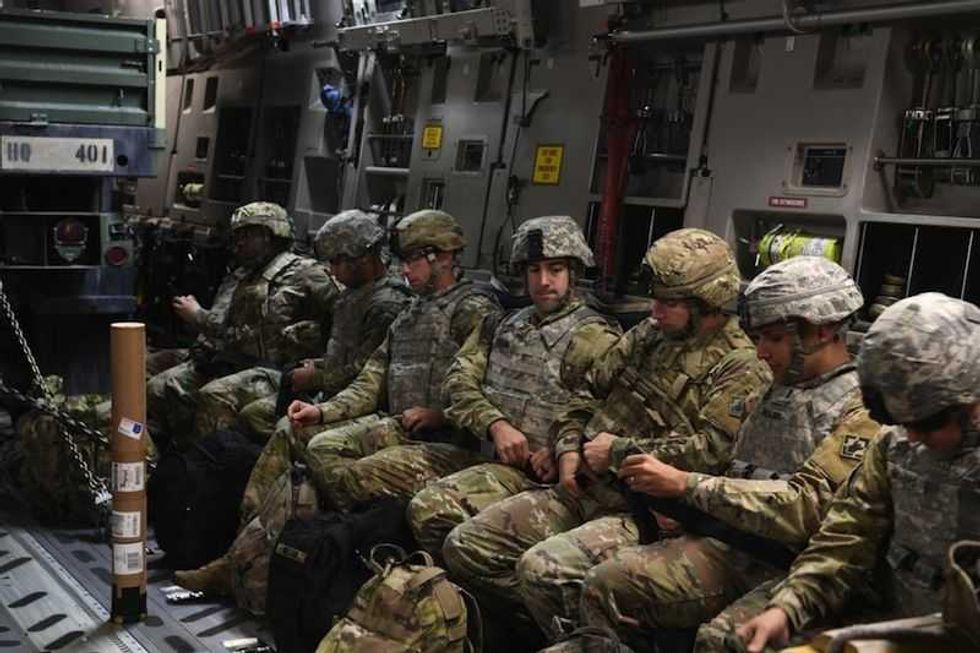 informan a sur de texas sobre despliegue militar por caravana inmigrante 2