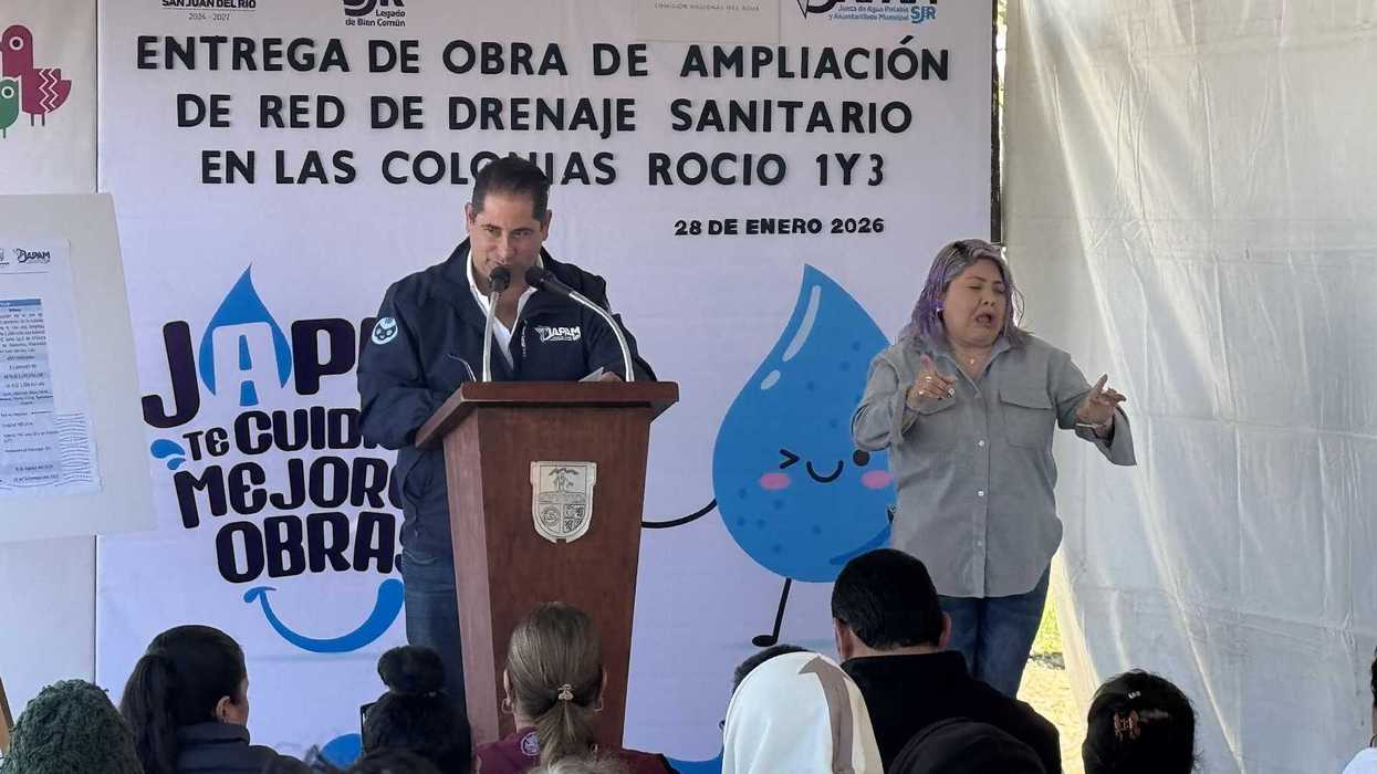 Infraestructura hidráulica con pozo y tanque de almacenamiento para abasto de agua en zona oriente San Juan del Río