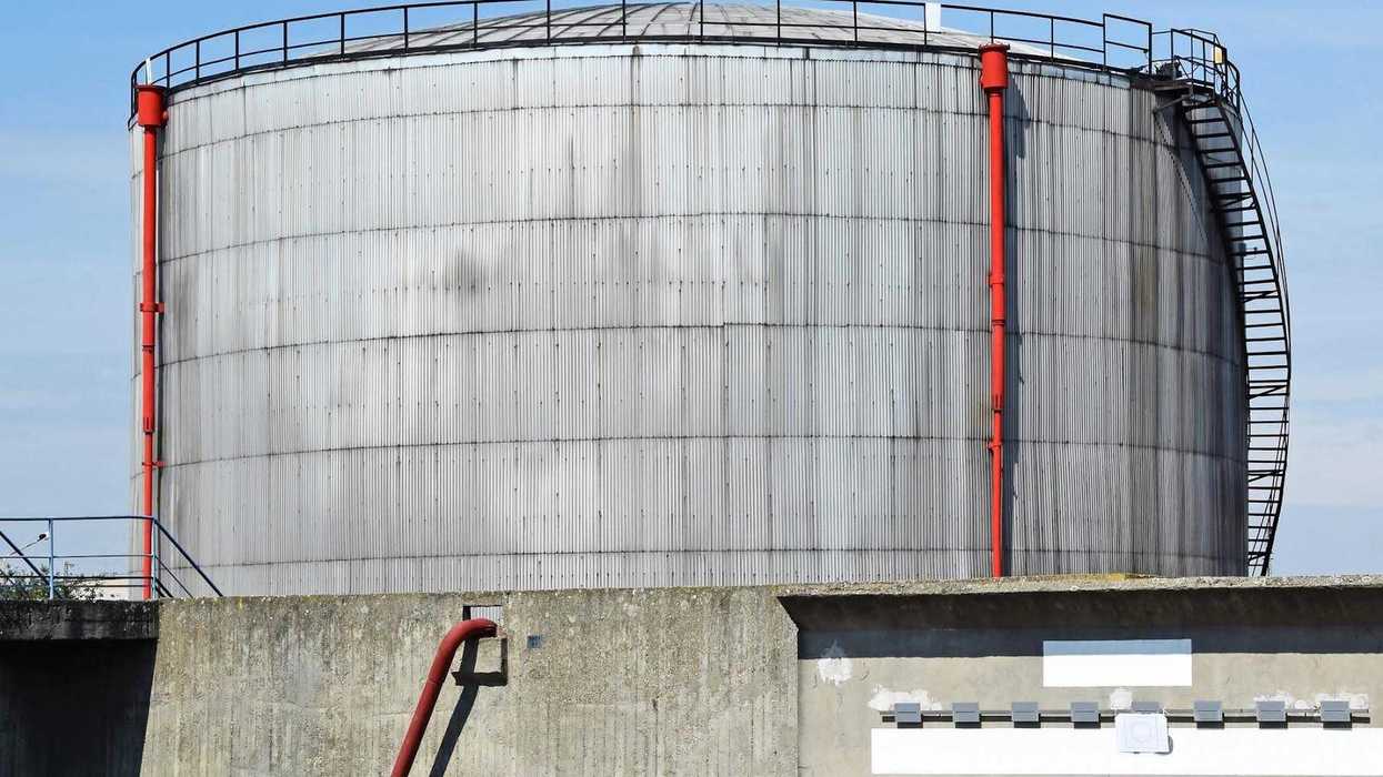 Infraestructura hidráulica con tanque de almacenamiento de la JAPAM en zona oriente de San Juan del Río para abasto a viviendas Infonavit