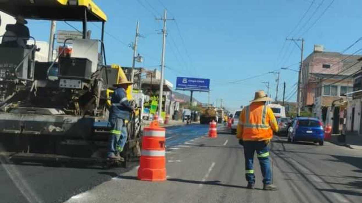 Inicia reencarpetamiento de Avenida Universidad en San Juan del Río.