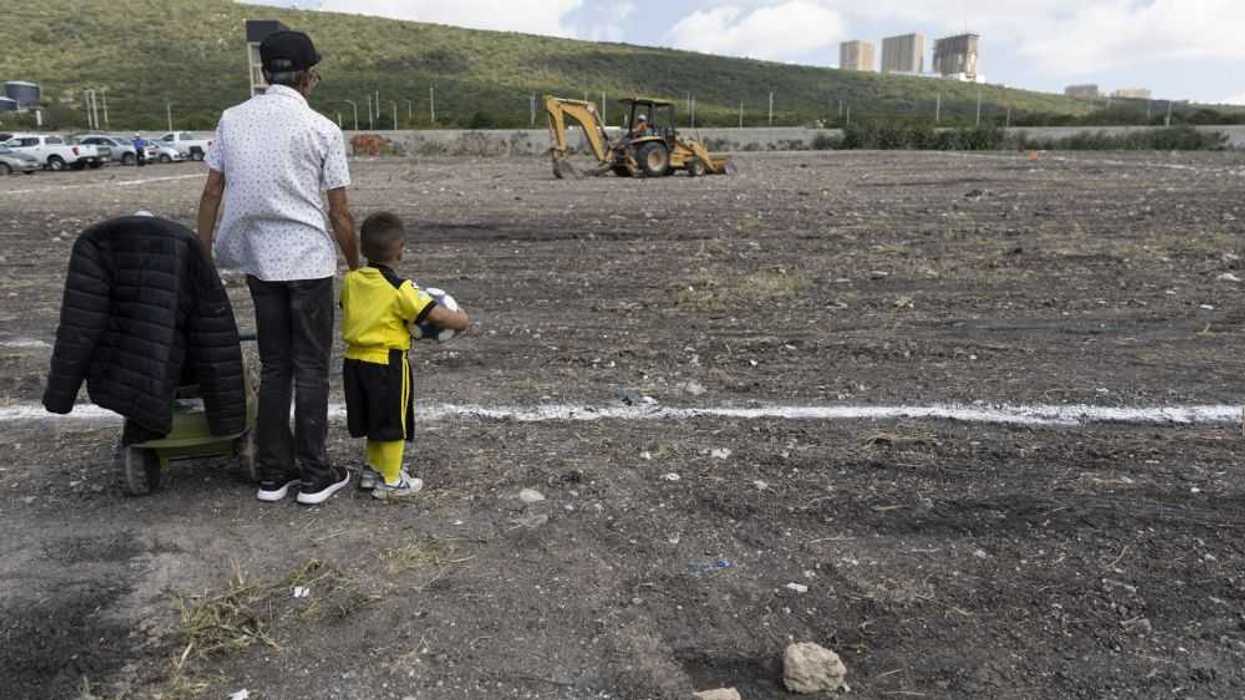Inician trabajos de construcción de polideportivo en El Marqués.