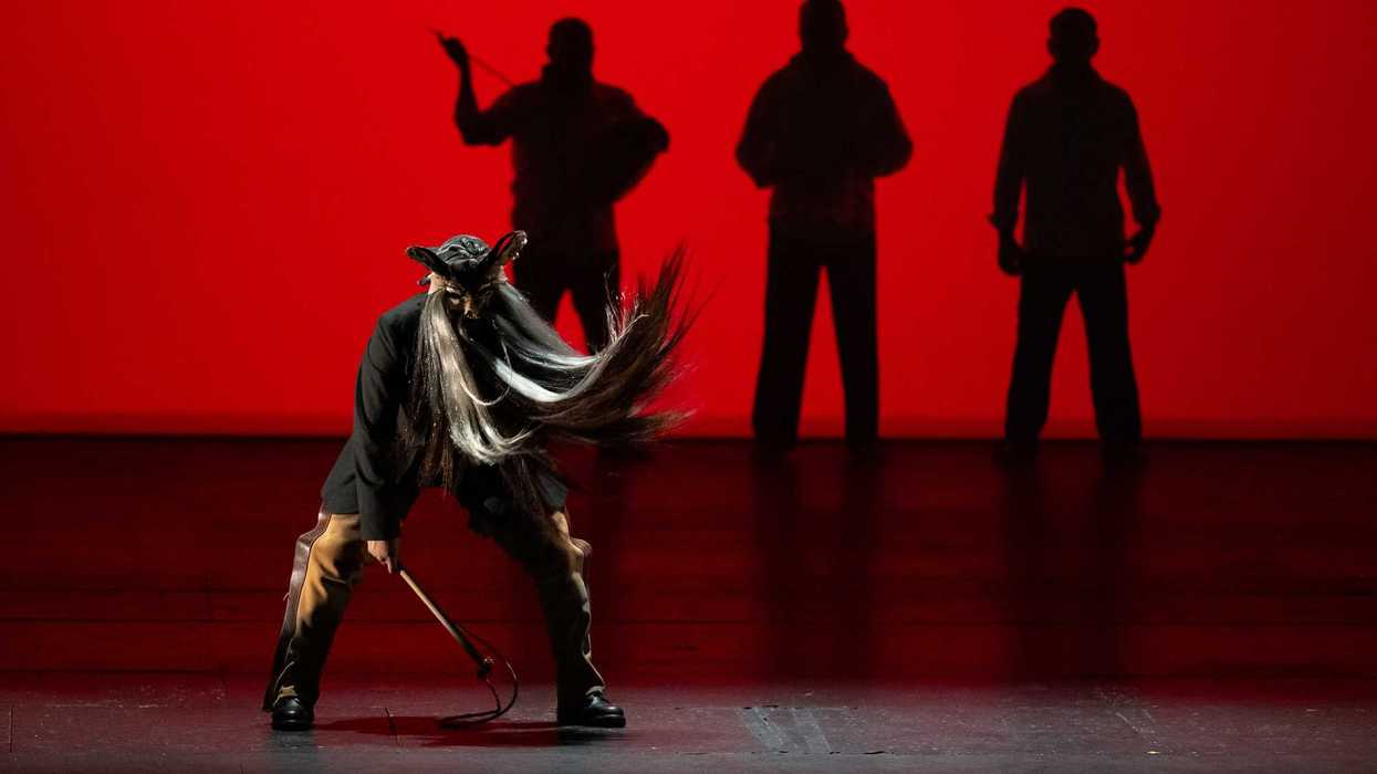 Integrante de la Danza de los Diablos durante una presentación escénica, una de las expresiones culturales afromexicanas que formarán parte del Festival Culturas Afro en Los Pinos.