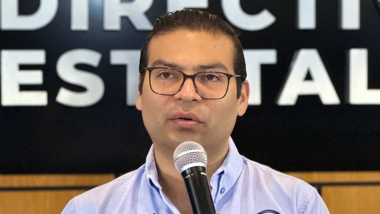 Integrante del PAN en conferencia en el Comité Directivo Estatal sobre la coordinación estatal del partido en Querétaro