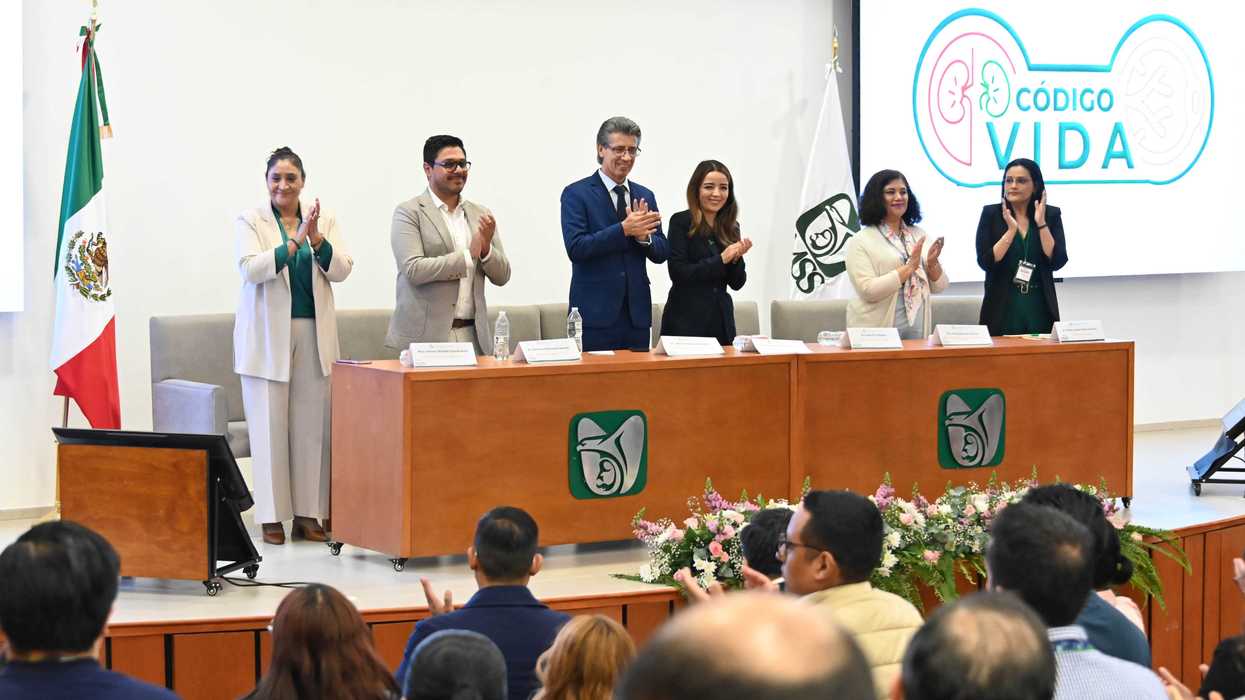 Integrantes del presidium de la Primera Reunión Nacional de Donación y Trasplantes del IMSS durante la inauguración del encuentro en el CMN Siglo XXI, Ciudad de México, agosto de 2026.