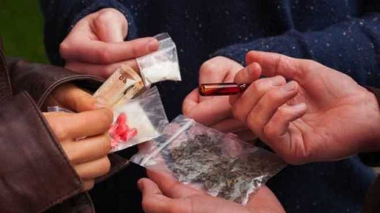 investigadora-advierte-que-pobreza-estres-y-violencia-agravan-adicciones