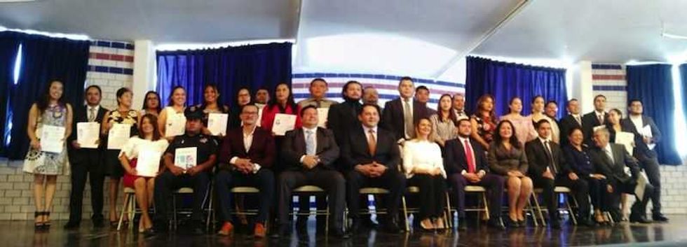 ises entrega titulos egresados de licenciaturas en san juan del rio5