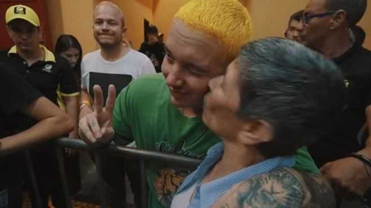 j-balvin-tambien-conquista-el-corazon-de-las-mujeres-maduras