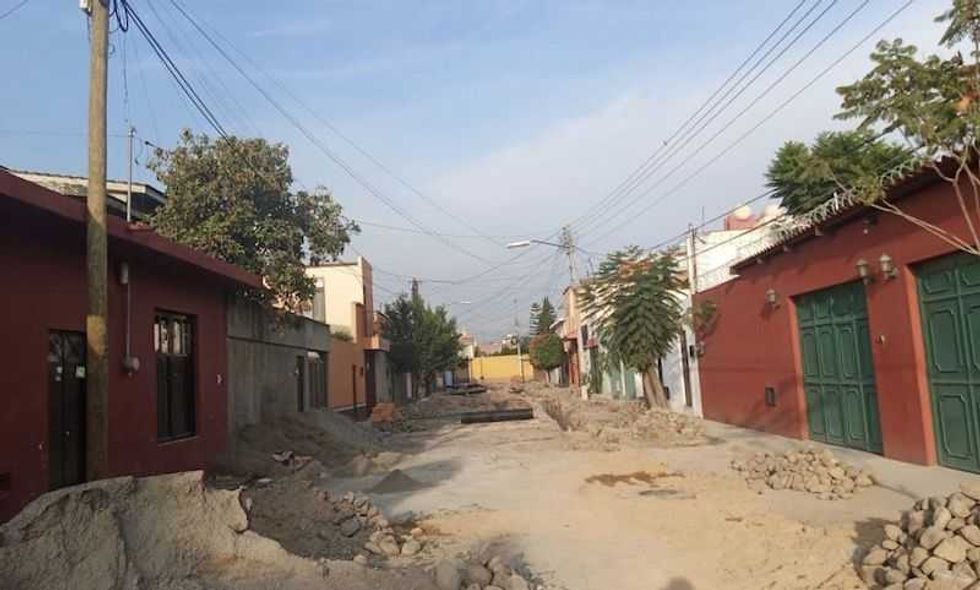 JAPAM sustituye red de drenaje en calles de San Juan del Río