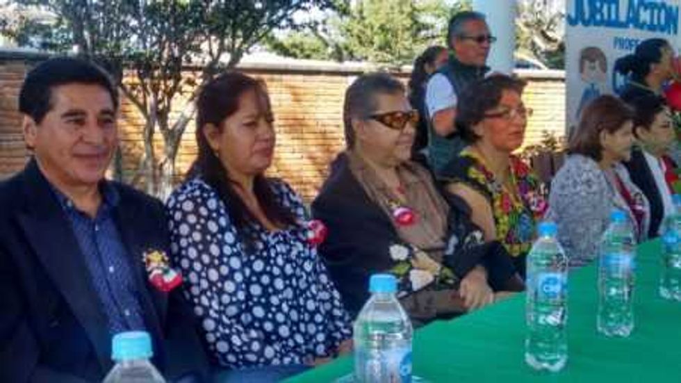 jardin ninos pablo cabrera despide a maestro chevo jubilacion 1