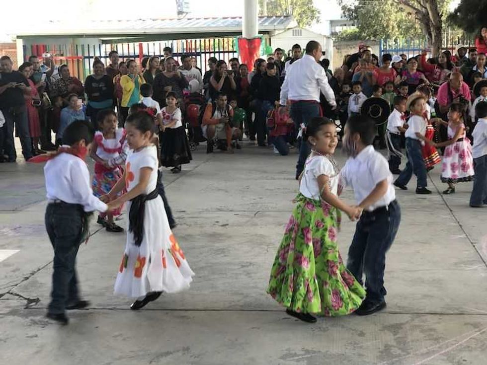 jardin ninos pablo cabrera despide a maestro chevo jubilacion 5
