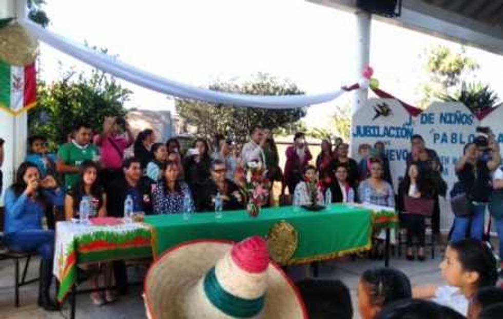 jardin ninos pablo cabrera despide a maestro chevo jubilacion