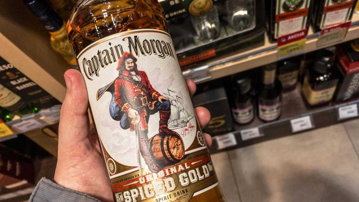 Jornada de refrendo de licencias de bebidas alcohólicas en San Juan del Río, programa Refrendo Cerca de Ti, febrero 2026